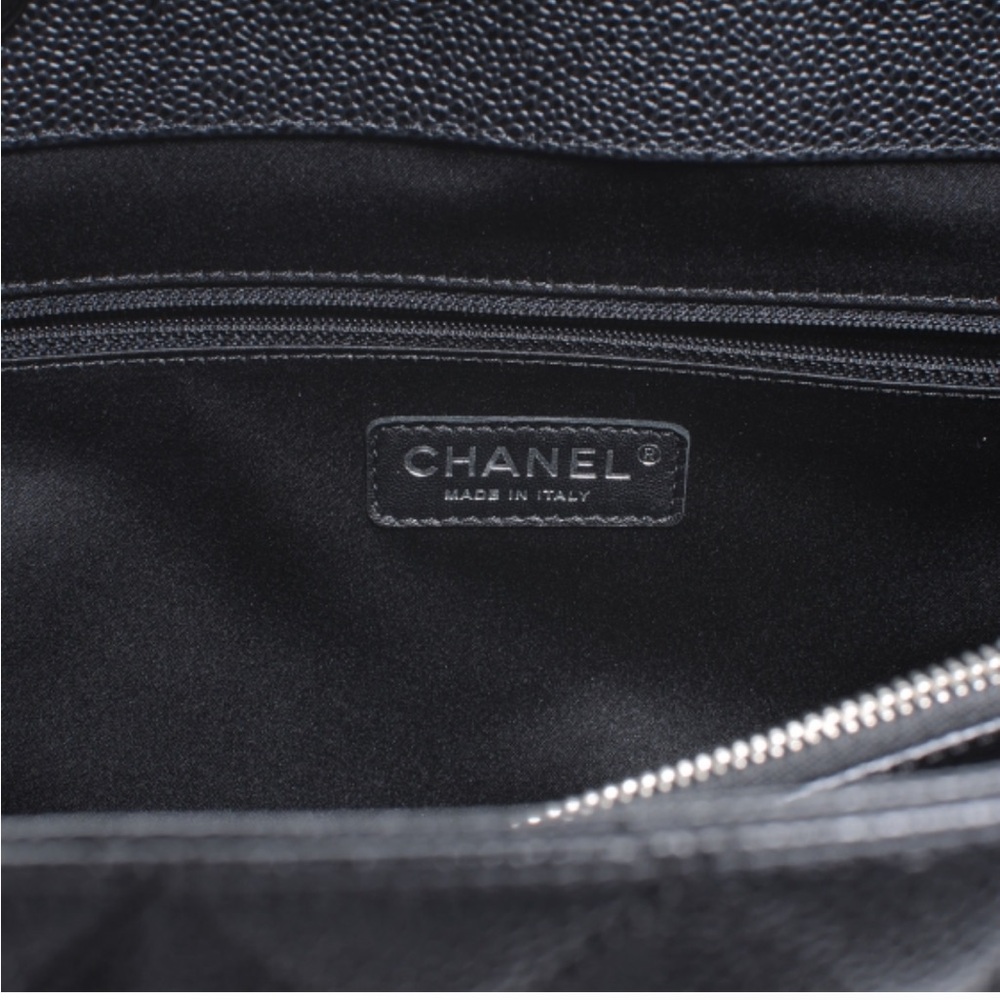 Chanel Black Caviar Grand Shopping Tote (GST) - Picture 4 of 9